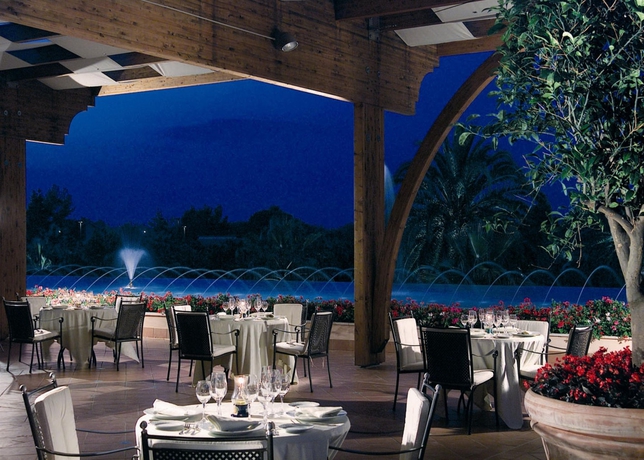 Imagen del bar/restaurante del Hotel Savoy and Spa. Foto 4