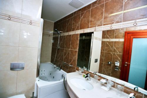 Imagen general del Hotel Savus. Foto 2