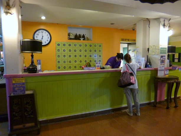 Imagen de los interiores del Hotel Sawasdee Smile Inn. Foto 7