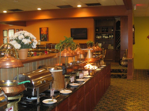 Imagen del bar/restaurante del Hotel Sawgrass Inn & Conference Center. Foto 2