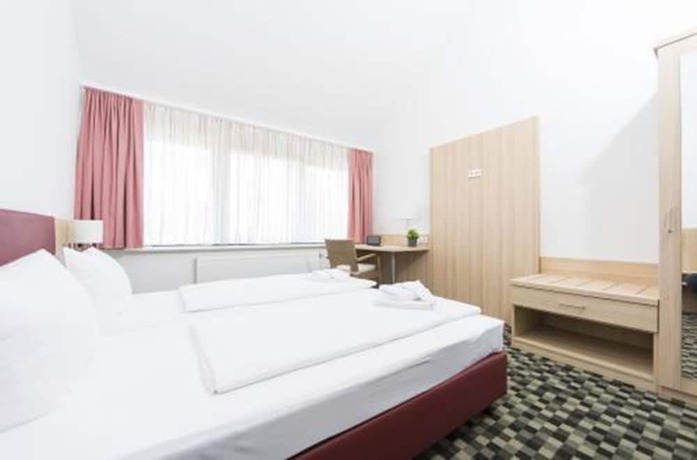 Imagen de la habitación del Hotel Saxenhof der Rh&ouml;ner Botschaft. Foto 13