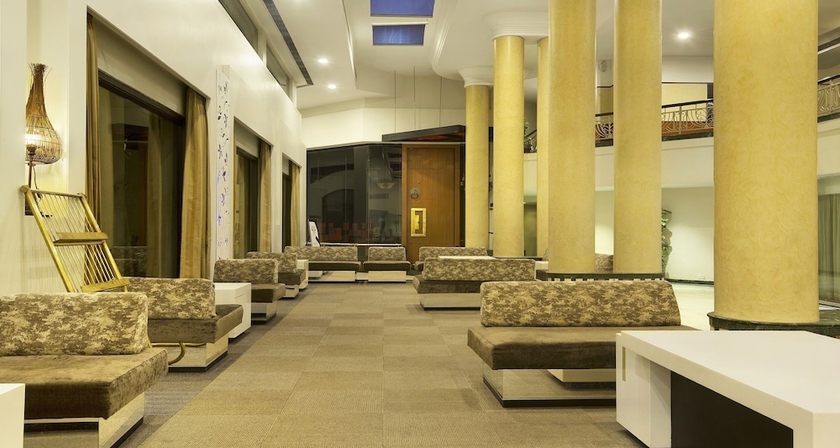 Imagen de los interiores del Hotel Sayaji Indore. Foto 16