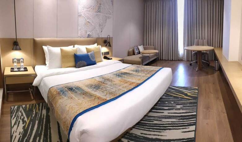 Imagen de la habitación del Hotel Sayaji Jamnagar. Foto 14