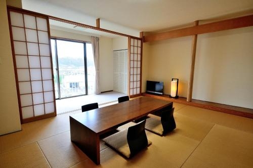 Imagen de la habitación del Hotel Sayan Terrace and Resort. Foto 7