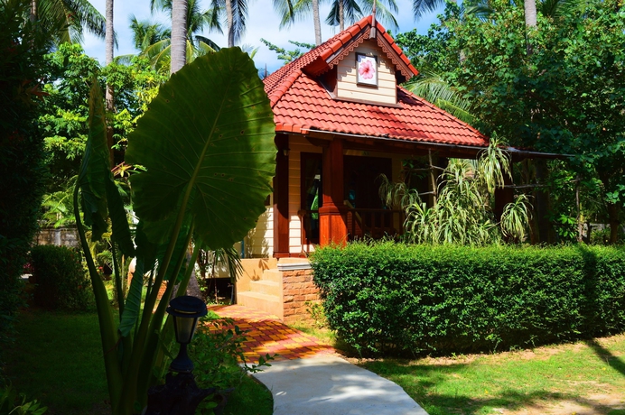 Imagen de los exteriores del Hotel Sayang Beach Resort. Foto 15