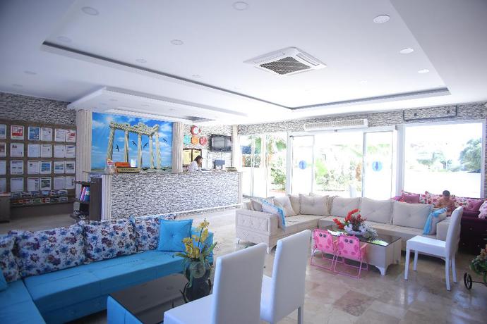 Imagen de los interiores del Hotel Sayanora & Park. Foto 15