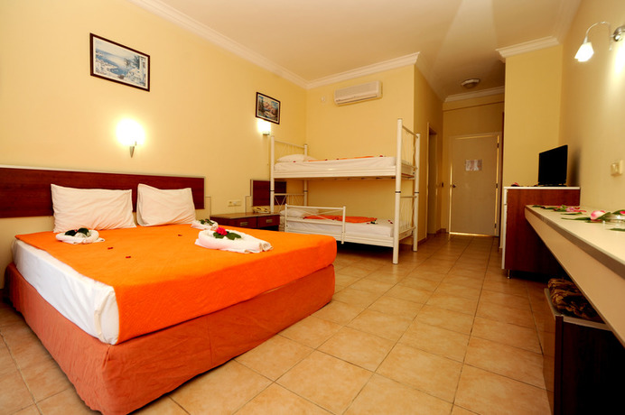 Imagen de la habitación del Hotel Sayanora & Park. Foto 13
