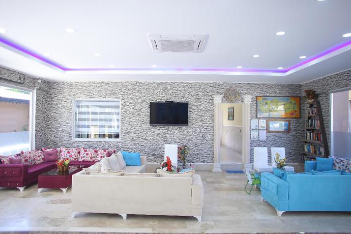 Imagen de los interiores del Hotel Sayanora & Park. Foto 17