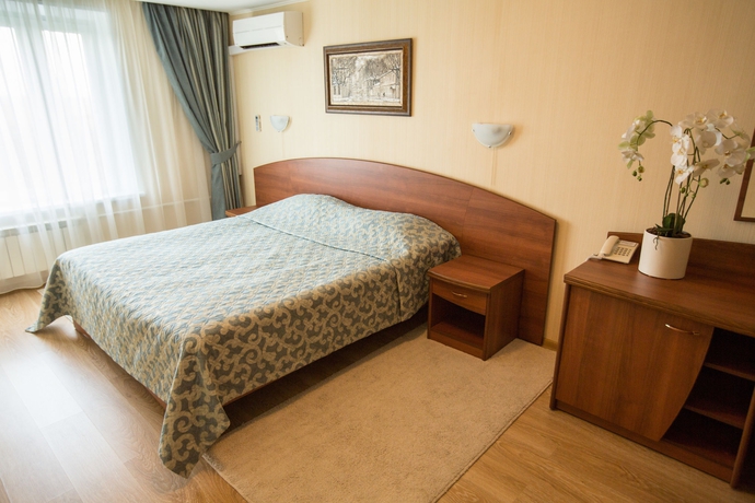 Imagen de la habitación del Hotel Sayany. Foto 7