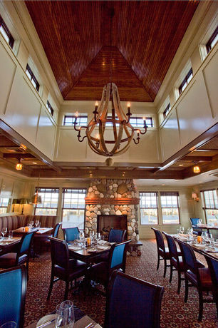 Imagen de los interiores del Hotel Saybrook Point Resort and Marina. Foto 15