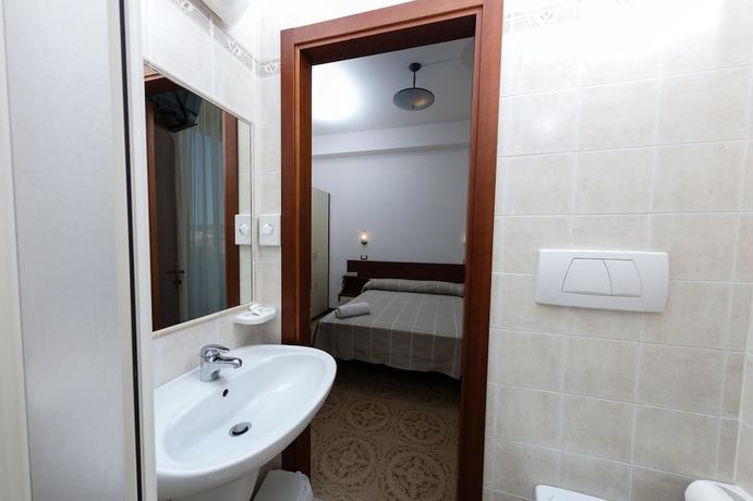 Imagen de la habitación del Hotel Sayonara. Foto 9