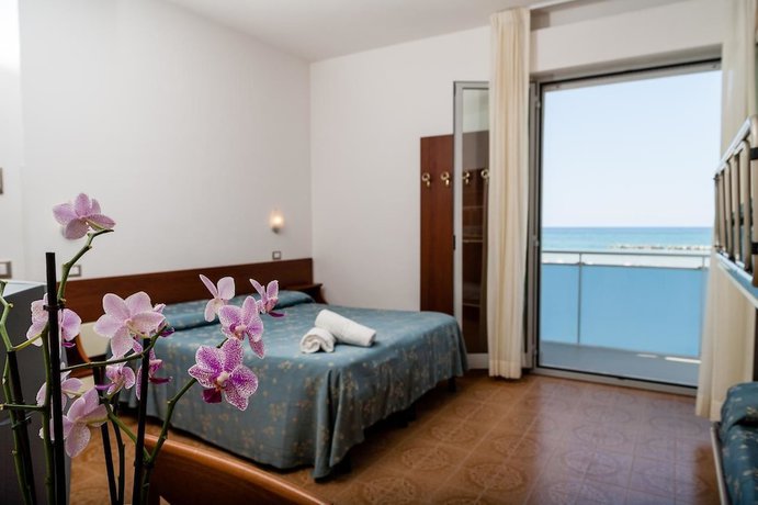 Imagen de la habitación del Hotel Sayonara. Foto 13