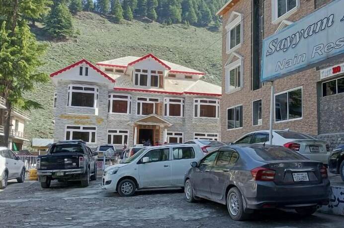 Imagen general del Hotel Sayyam Heights Naran. Foto 15