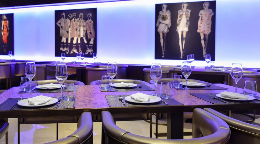 Imagen del bar/restaurante del Hotel Saz City Life. Foto 2