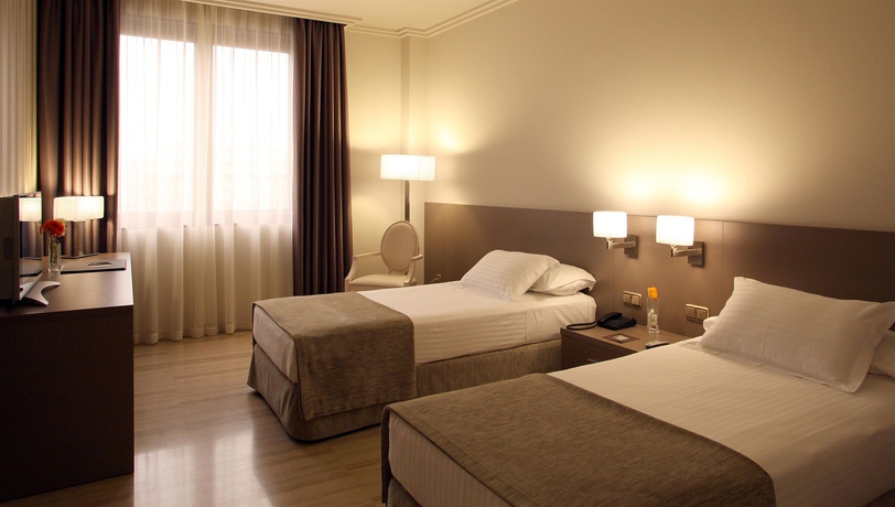 Imagen de la habitación del Hotel Sb Ciutat Tarragona. Foto 9