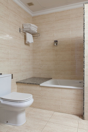 Imagen de la habitación del Hotel Sb Corona Tortosa. Foto 6