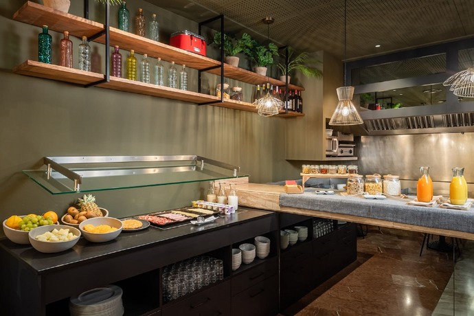 Imagen del bar/restaurante del Hotel Sb Express Tarragona. Foto 3