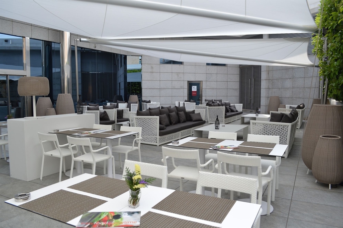 Imagen del bar/restaurante del Hotel Sb Icaria. Foto 4