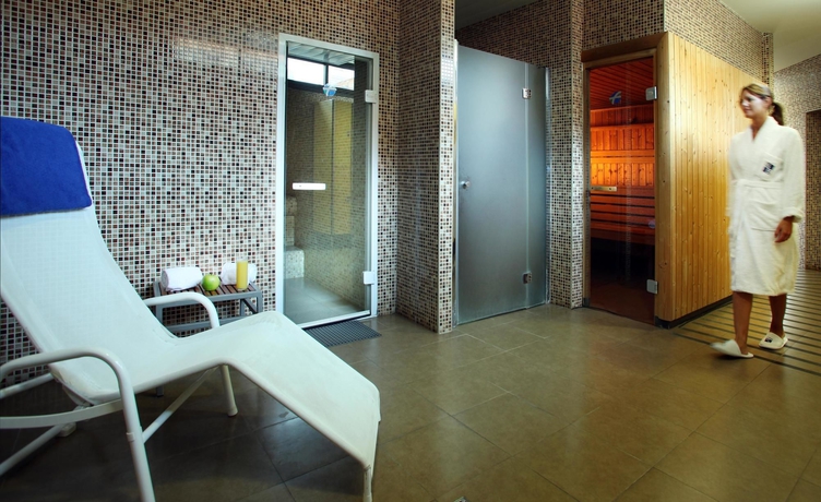 Imagen de la piscina del Hotel Sb Icaria. Foto 14