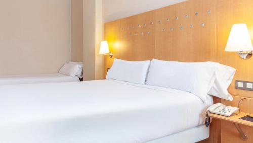 Imagen de la habitación del Hotel Sb Madrid Norte. Foto 8