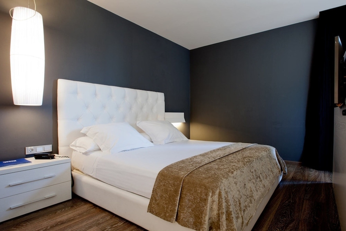 Imagen de la habitación del Hotel Sb Plaza Europa. Foto 6