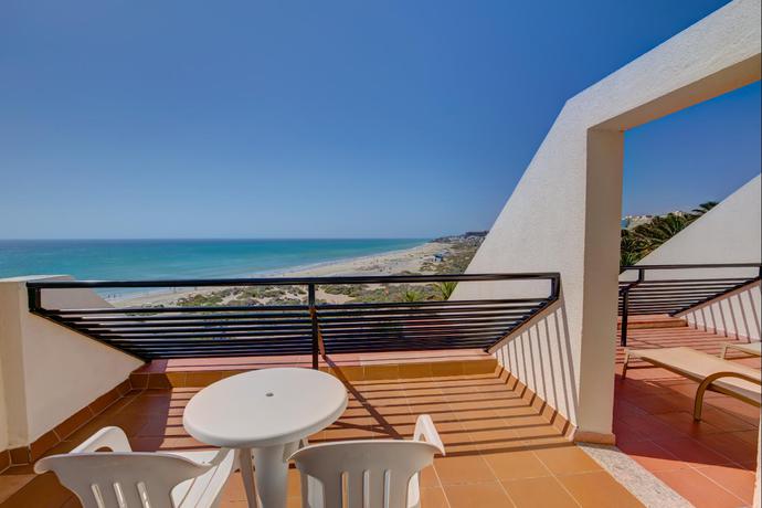 Imagen general del Hotel Sbh Crystal Beach and Suites - Adults Only. Foto 4