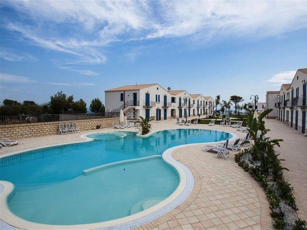 Imagen de la piscina del Hotel Scala Dei Turchi Resort. Foto 14