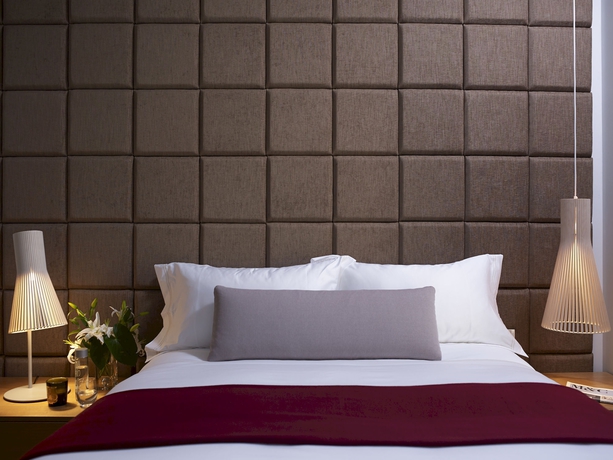 Imagen de la habitación del Hotel Scale Suites. Foto 7