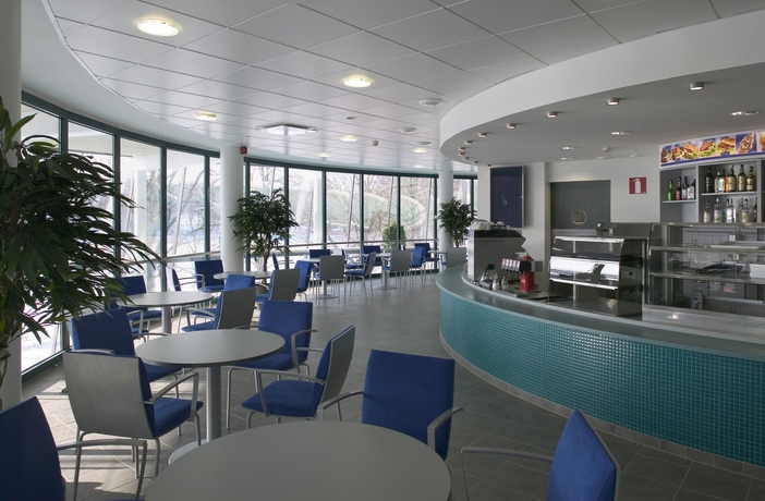 Imagen de la piscina del Hotel Scandic Aulanko. Foto 13