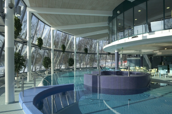 Imagen de la piscina del Hotel Scandic Aulanko. Foto 15