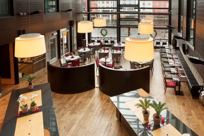 Imagen del bar/restaurante del Hotel Scandic Bakklandet. Foto 2