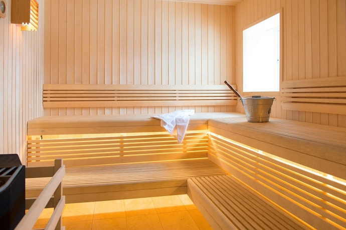 Imagen de la piscina del Hotel Scandic Bolln&auml;s. Foto 19