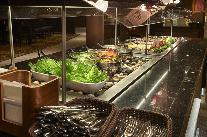 Imagen del bar/restaurante del Hotel Scandic Eden Nokia. Foto 3