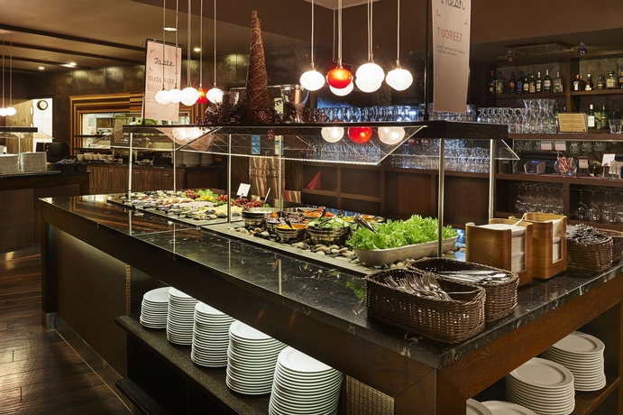 Imagen del bar/restaurante del Hotel Scandic Eden Nokia. Foto 5