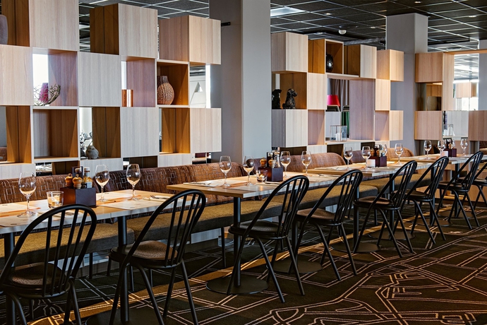 Imagen del bar/restaurante del Hotel Scandic Elmia. Foto 6