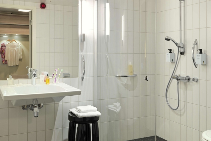 Imagen de la habitación del Hotel Scandic Fornebu. Foto 5