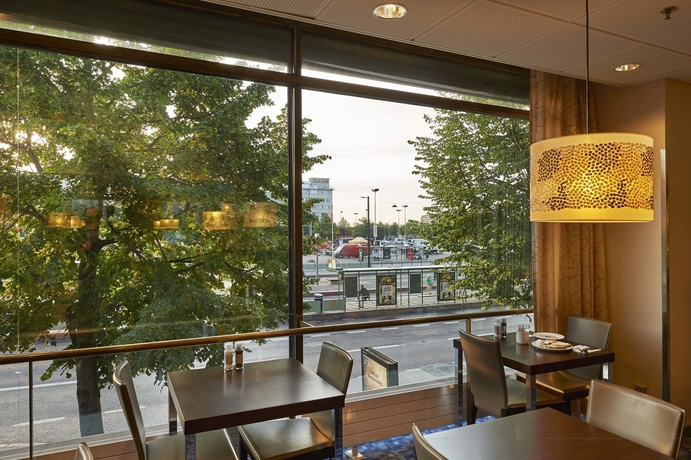 Imagen del bar/restaurante del Hotel Scandic Hakaniemi. Foto 2