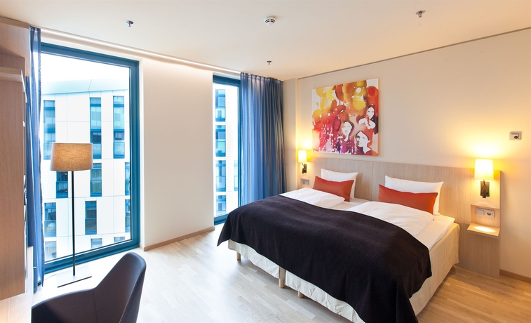 Imagen de la habitación del Hotel Scandic Hamburg Emporio. Foto 5