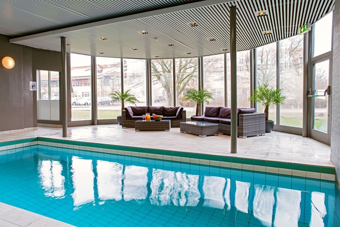 Imagen de la piscina del Hotel Scandic Helsingborg Nord. Foto 9