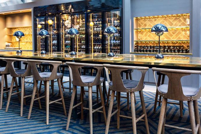 Imagen del bar/restaurante del Hotel Scandic Helsinki Airport. Foto 2