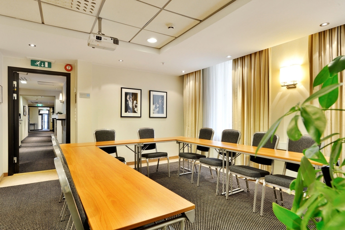 Imagen de los interiores del Hotel Scandic Holberg. Foto 11