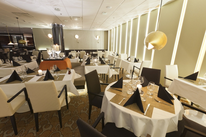 Imagen del bar/restaurante del Hotel Scandic Julia. Foto 4