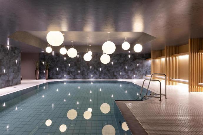 Imagen de la piscina del Hotel Scandic N&uuml;rnberg Central. Foto 18