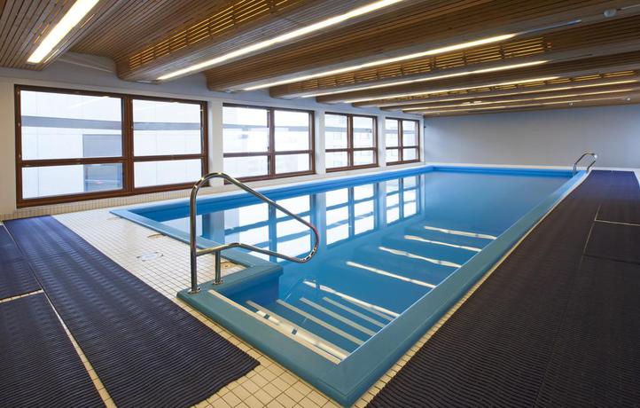 Imagen de la piscina del Hotel Scandic Park Helsinki. Foto 19