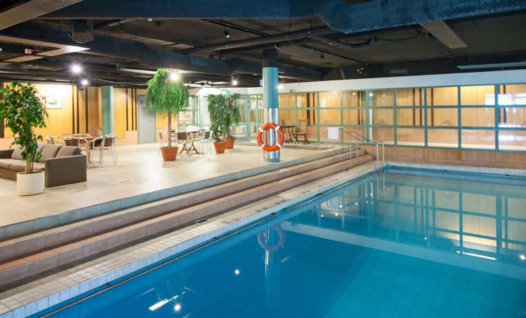 Imagen de la piscina del Hotel Scandic Rosendahl. Foto 10