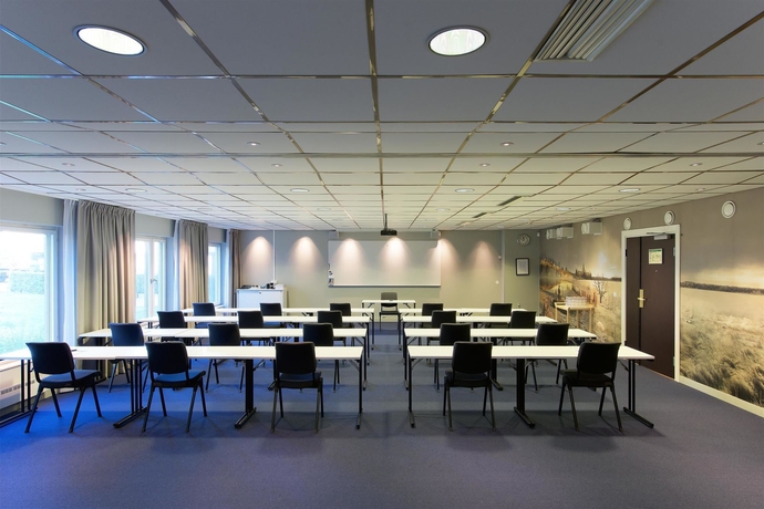 Imagen de los interiores del Hotel Scandic Skärholmen. Foto 12