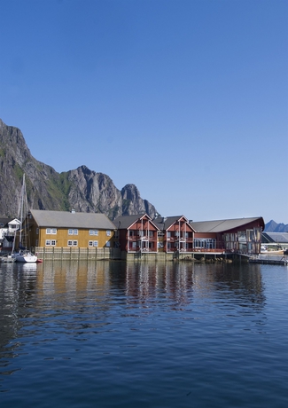 Imagen de los exteriores del Hotel Scandic Svolv&aelig;r. Foto 10