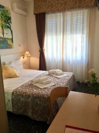 Imagen de la habitación del Hotel Scandinavia, Massa. Foto 11