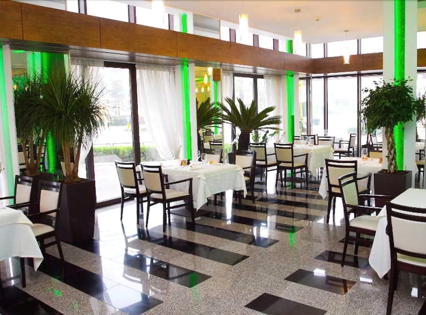 Imagen del bar/restaurante del Hotel Scapino. Foto 4