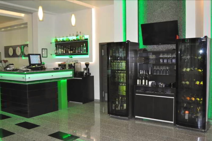 Imagen del bar/restaurante del Hotel Scapino. Foto 8